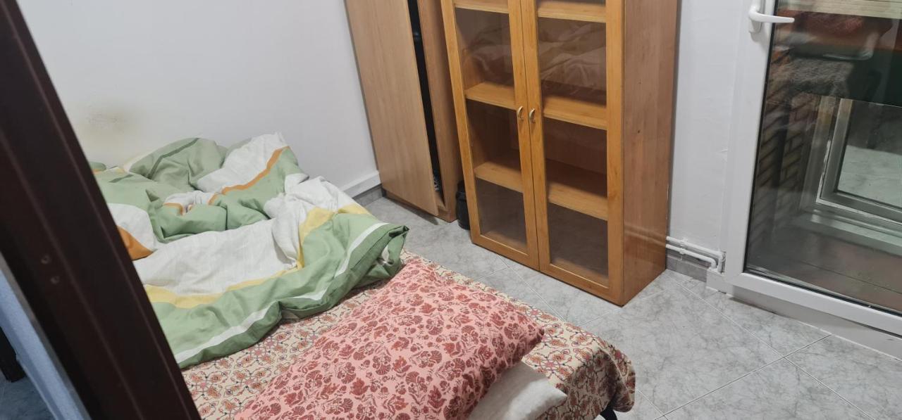 Sunny Room In A Shared Apartment In 루비 외부 사진