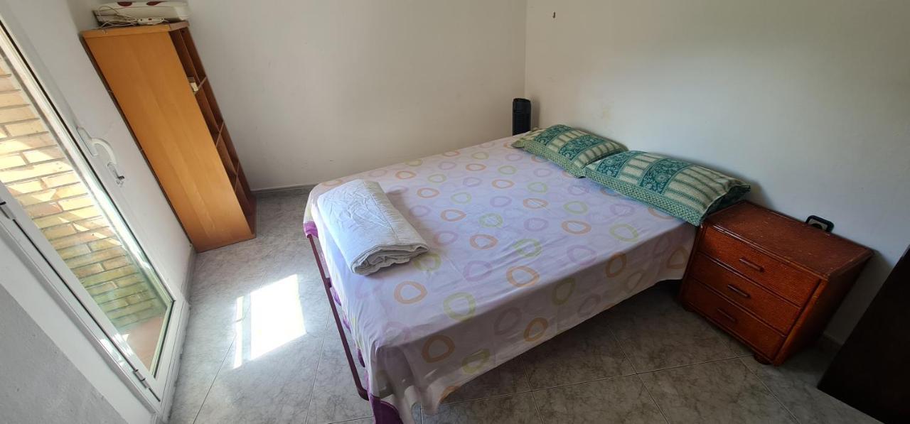 Sunny Room In A Shared Apartment In 루비 외부 사진